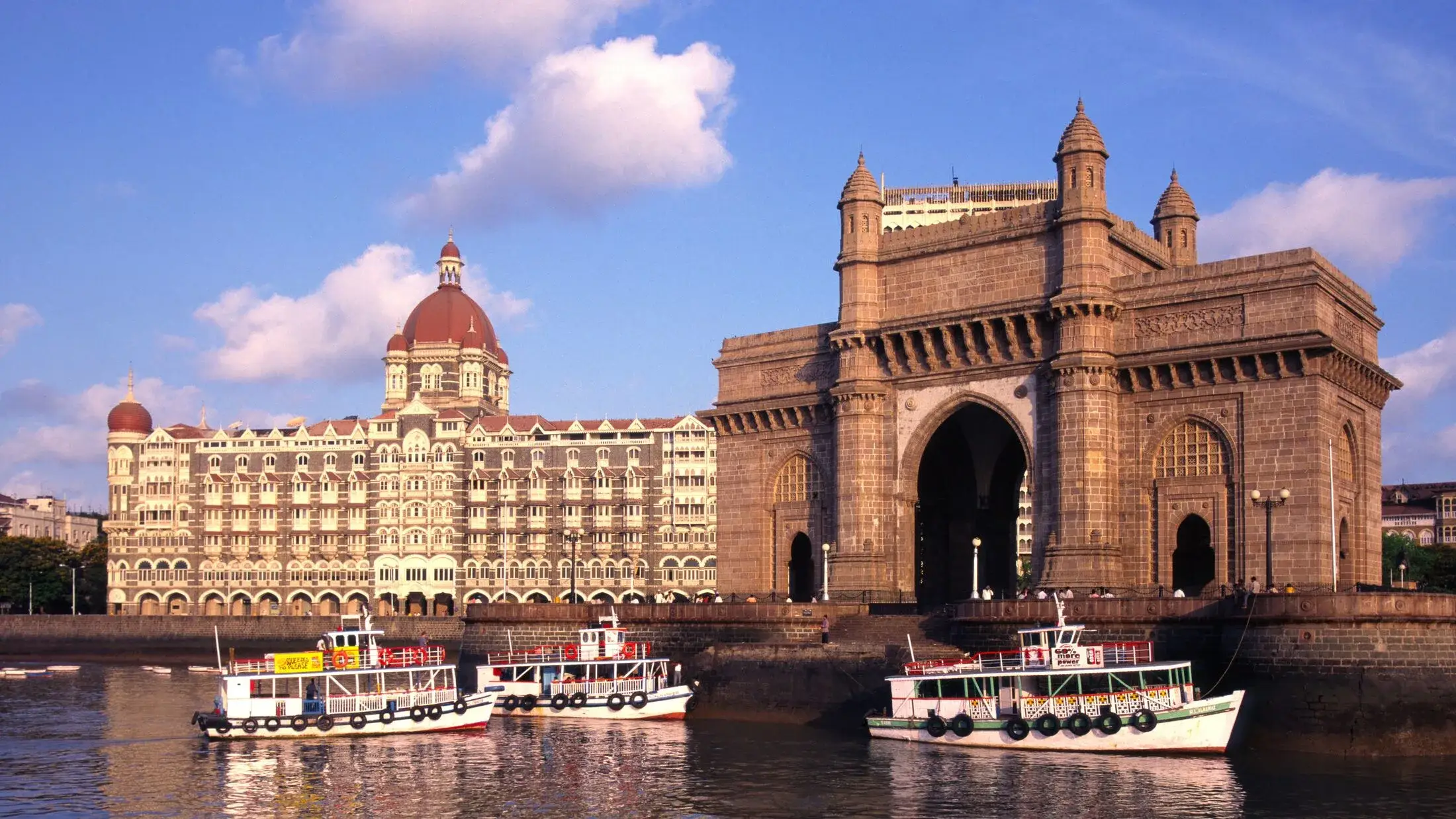 <a href="https://noroindia.ir/tours/mumbai/details-six-day-mumbai-tour">تور بمبئی هند | سفر ۶ روزه به بزرگترین شهر هند</a>